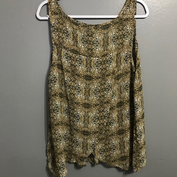 Torrid Animal Print Semi Sheer Tank Size 2 - Picture 4 of 5